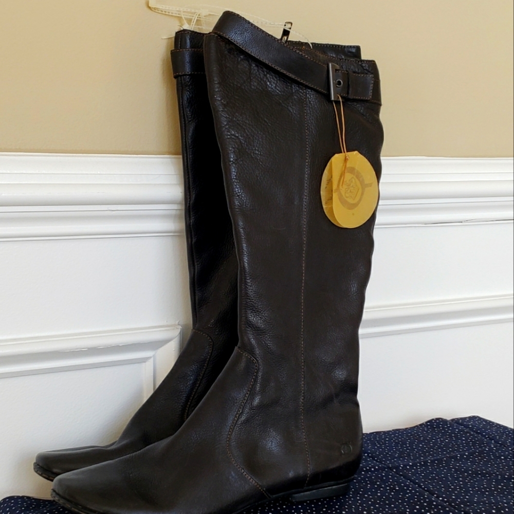 Born Leather knees BOOTS NEW SIZE 9.5 41